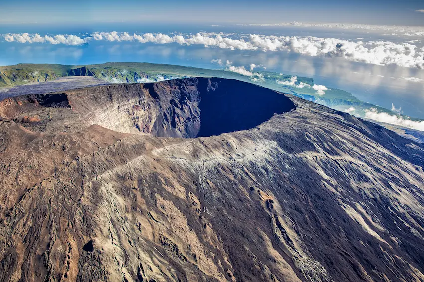 Survol du Piton de la fournaise